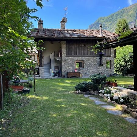 Chalet Blanc "Coeur Sapin" Courmayeur Exterior foto