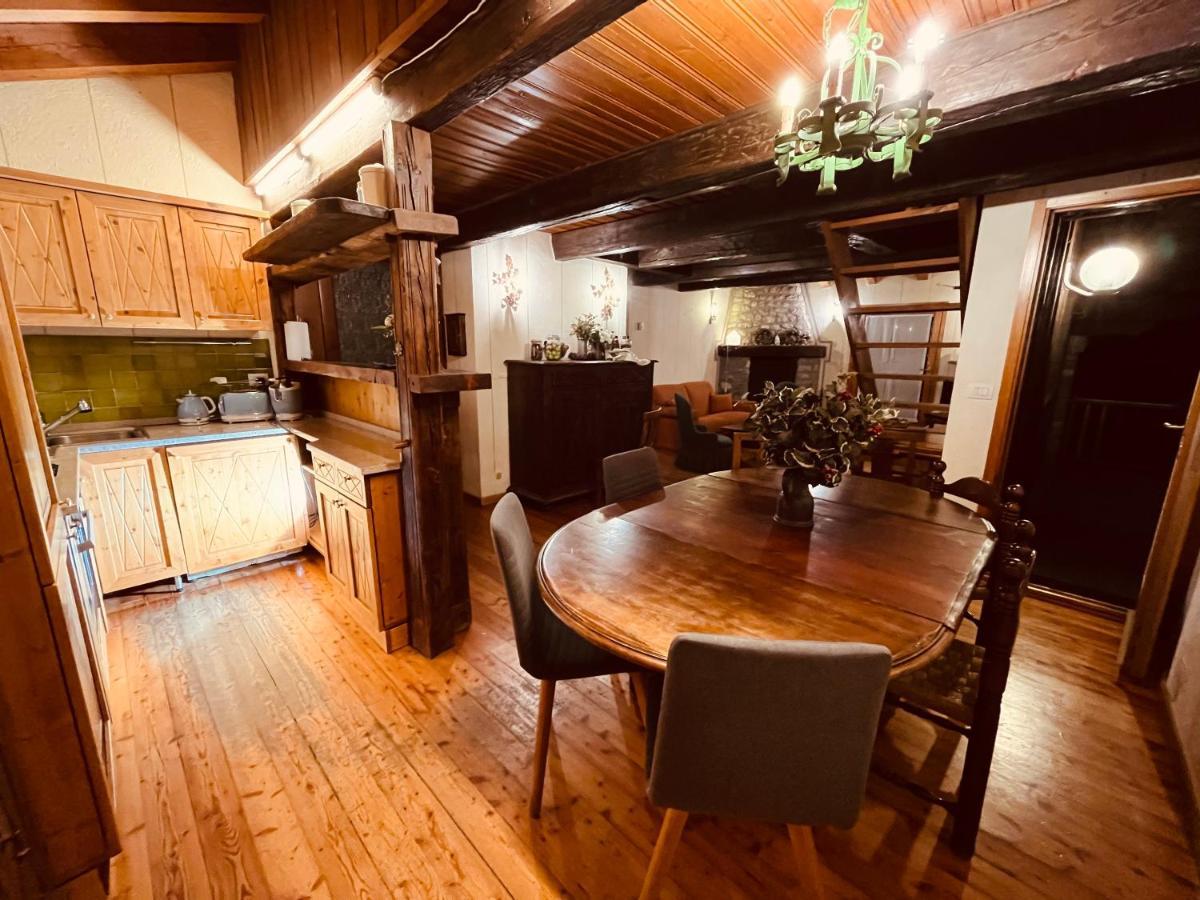 Chalet Blanc "Coeur Sapin" Courmayeur Exterior foto