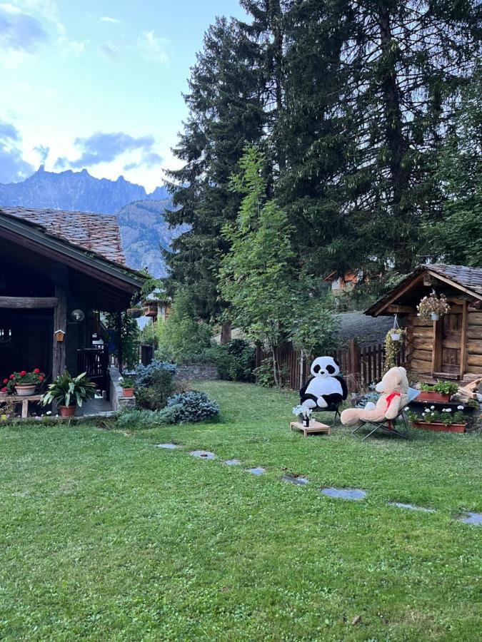 Chalet Blanc "Coeur Sapin" Courmayeur Exterior foto